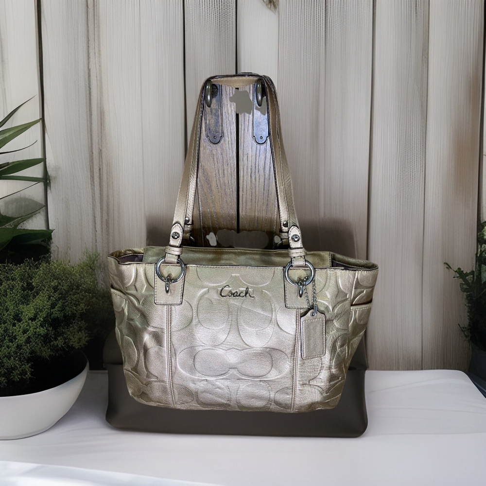 COACH EAST WEST GALLERY F17727 GOLD METALLIC EMBOSSED LEATHER ZIP TOTE•EUC